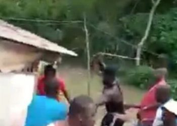 CAMEROUN: HUMAN RIGHTS WATCH DENONCE LE SILENCE DES AUTORITES APRES L’AGRESSION D’UNE PERSONNE INTERSEXE