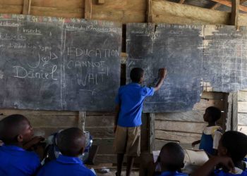CAMEROUN: 700 000 ENFANTS PRIVES D’ECOLE DANS LES REGIONS DU NORD-OUEST ET DU SUD-OUEST