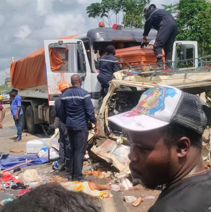 CAMEROUN: AU MOINS 19 MORTS DANS UN ACCIDENT DE CIRCULATION SUR L’AXE YAOUNDE-DOUALA