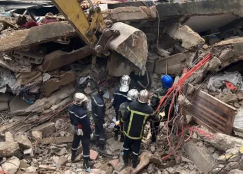 DEJA 42 MORTS DANS L’EFFONDREMENT D’UN IMMEUBLE A DOUALA